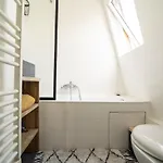 Parisian Cocoon Under The Roofs View Eiffel Tower Apartment Paris