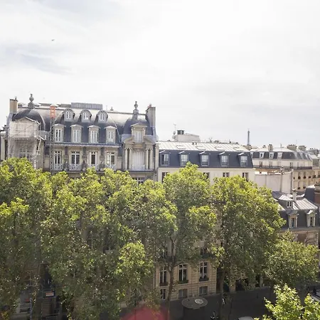 Apartman Parisian Cocoon Under The Roofs View Eiffel Tower