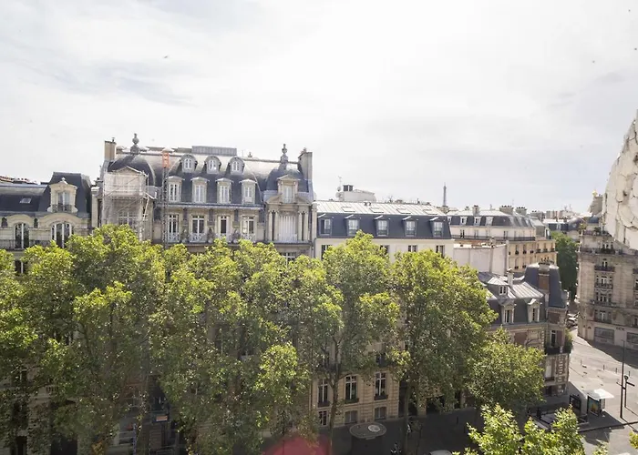Apartman Parisian Cocoon Under The Roofs View Eiffel Tower